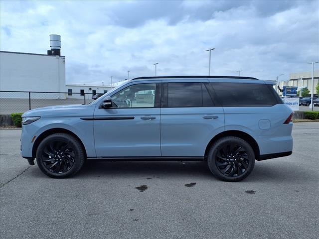 new 2025 Lincoln Navigator car, priced at $109,305