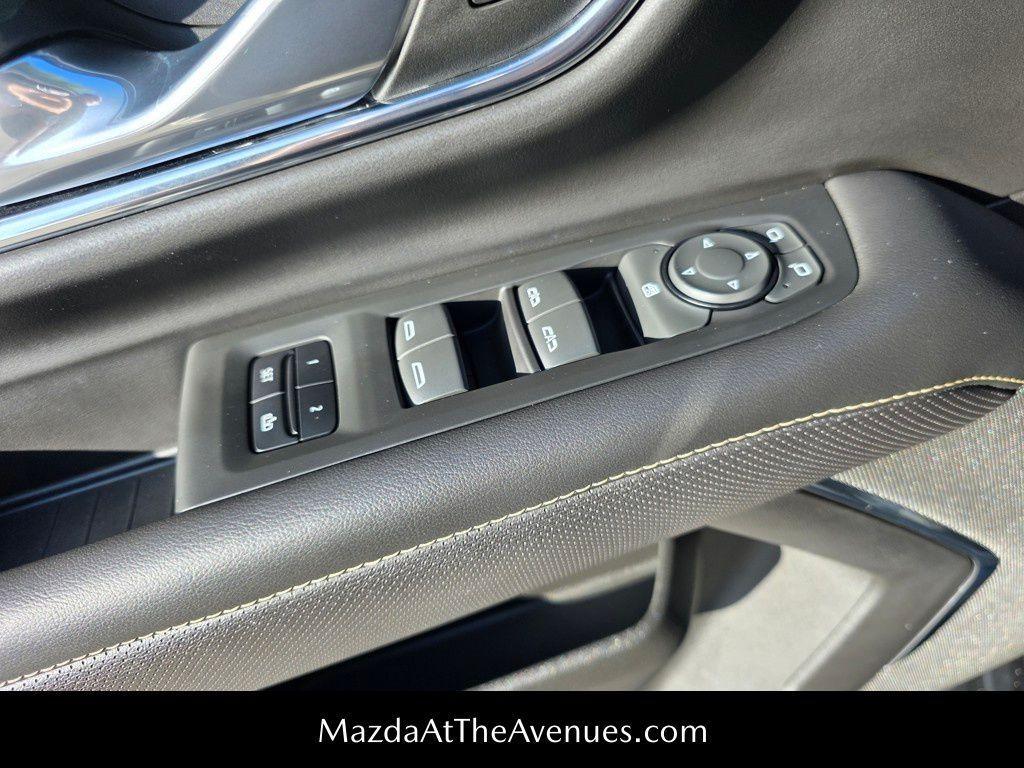 used 2023 GMC Yukon car, priced at $57,376