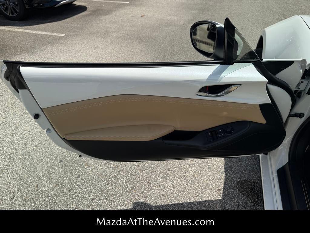 new 2025 Mazda MX-5 Miata RF car, priced at $39,722