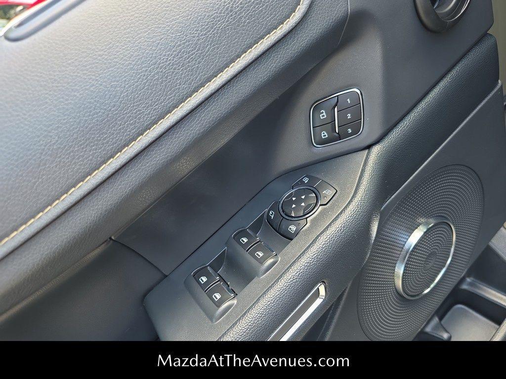 used 2024 Ford Expedition car, priced at $53,491
