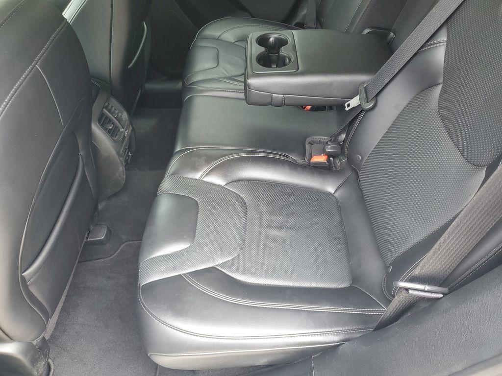 used 2019 Jeep Cherokee car, priced at $17,174