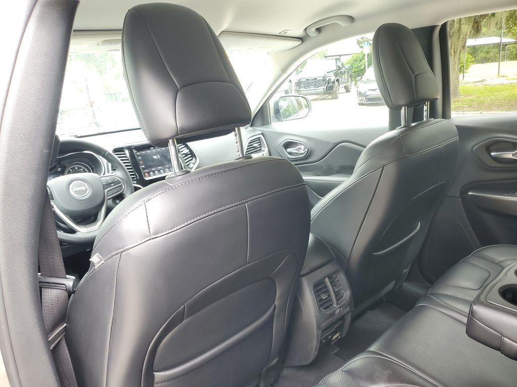 used 2019 Jeep Cherokee car, priced at $17,174