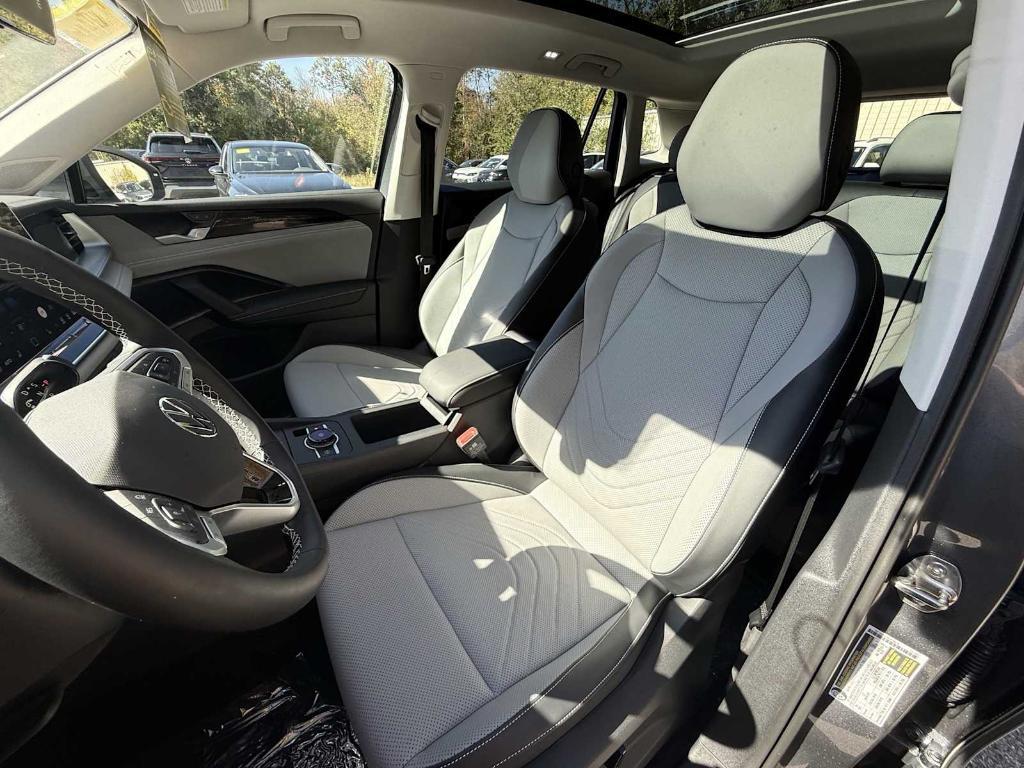 new 2025 Volkswagen Tiguan car, priced at $35,355