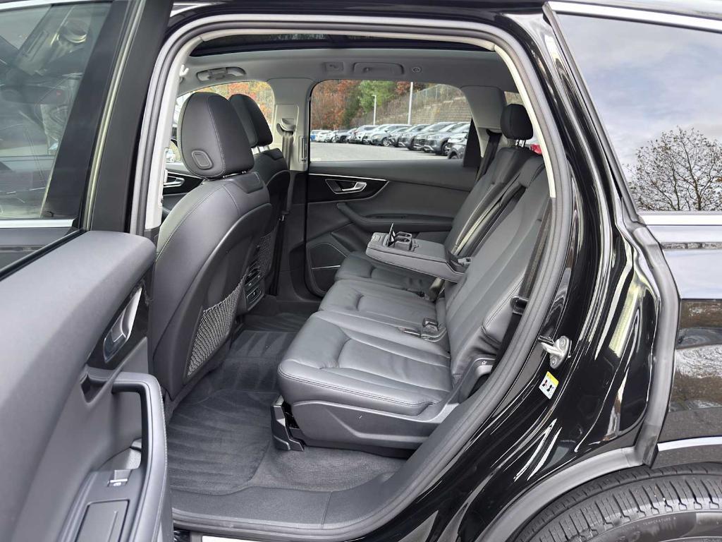 used 2024 Audi Q7 car, priced at $47,304