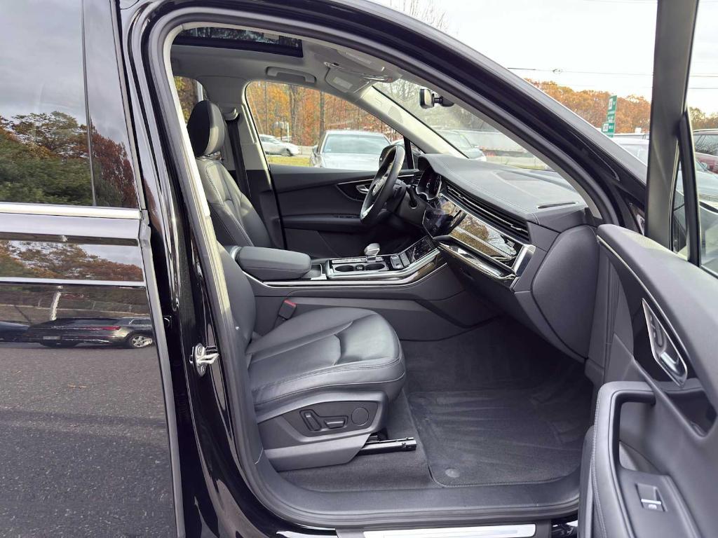 used 2024 Audi Q7 car, priced at $47,304
