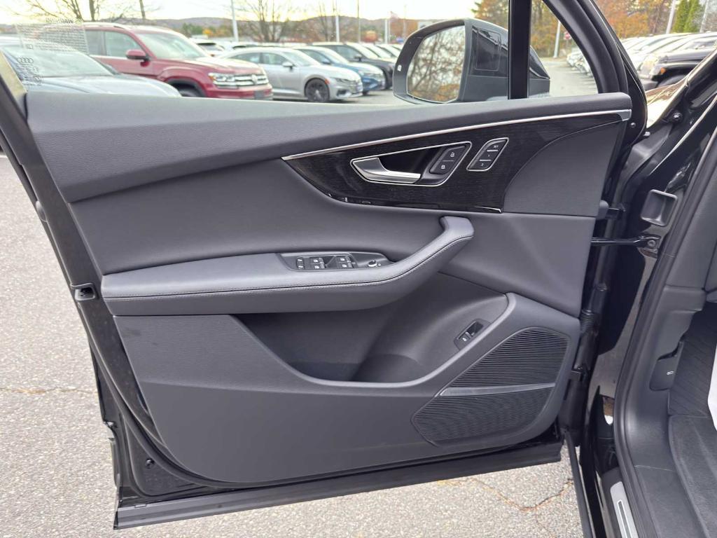 used 2024 Audi Q7 car, priced at $47,304