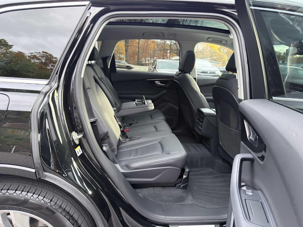 used 2024 Audi Q7 car, priced at $47,304