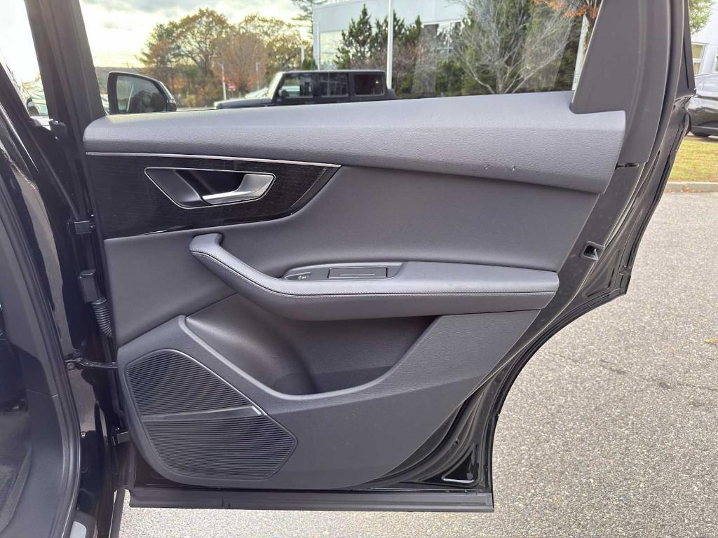 used 2024 Audi Q7 car, priced at $47,304