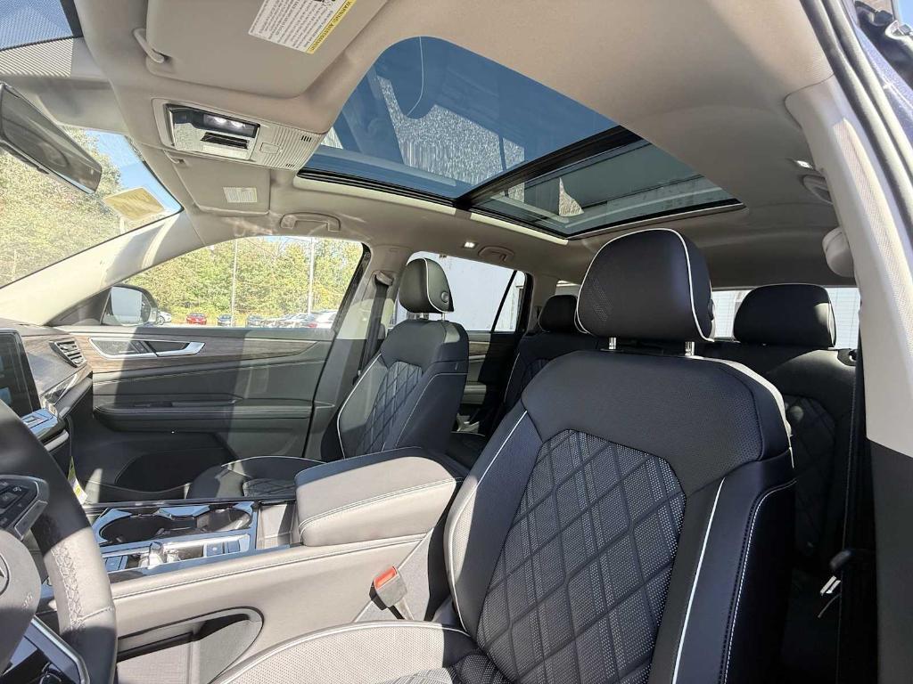 new 2026 Volkswagen Atlas car, priced at $53,972