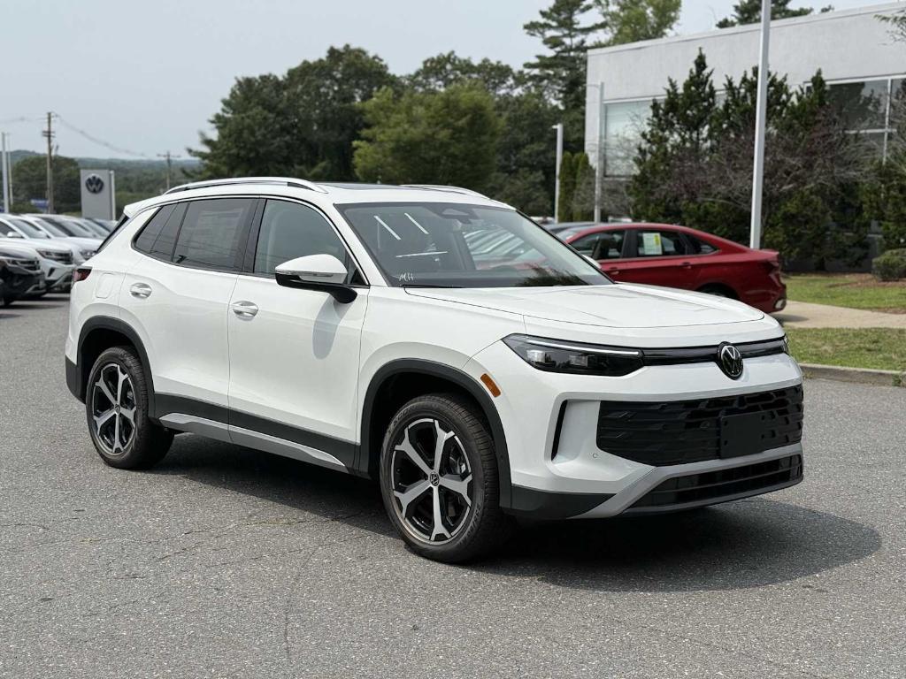 new 2025 Volkswagen Tiguan car, priced at $37,015