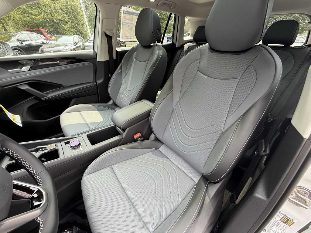 new 2025 Volkswagen Tiguan car, priced at $37,015
