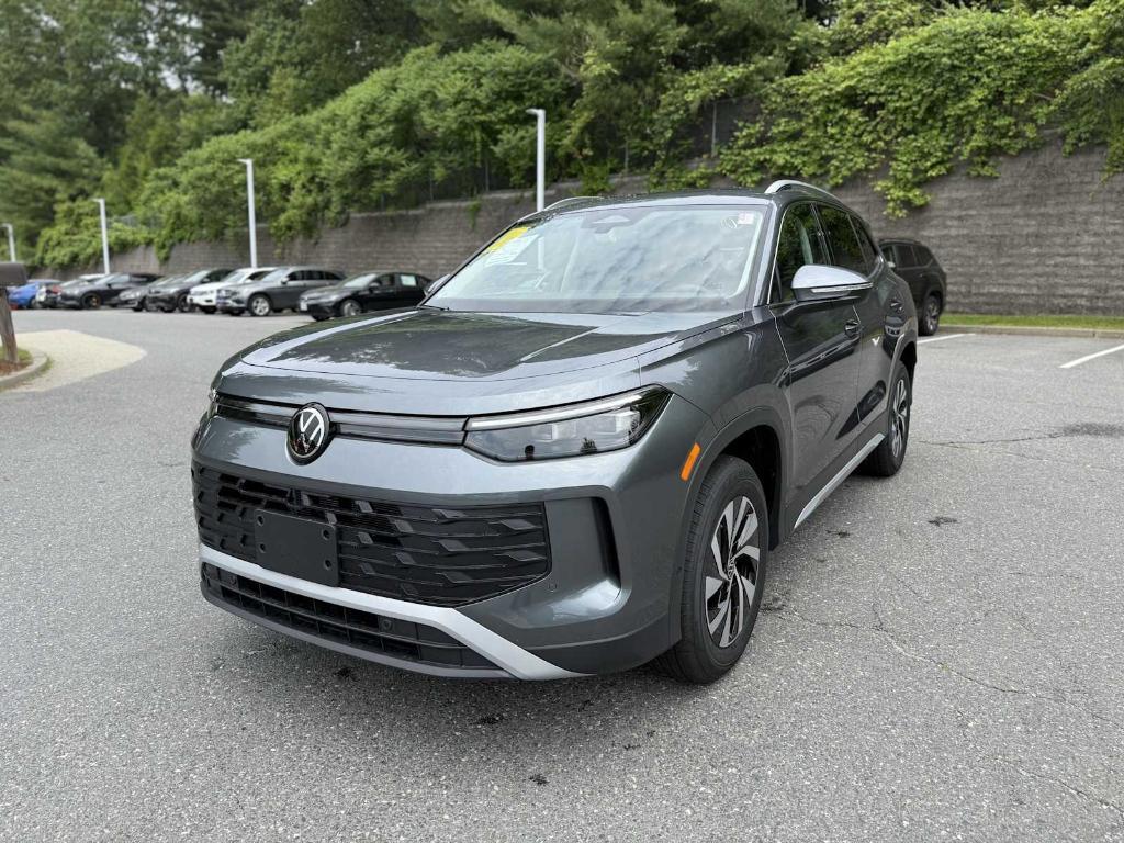 new 2025 Volkswagen Tiguan car, priced at $31,757