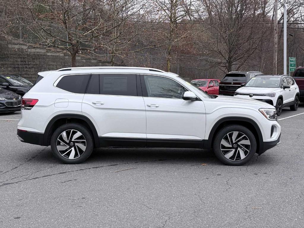 new 2026 Volkswagen Atlas car, priced at $49,662
