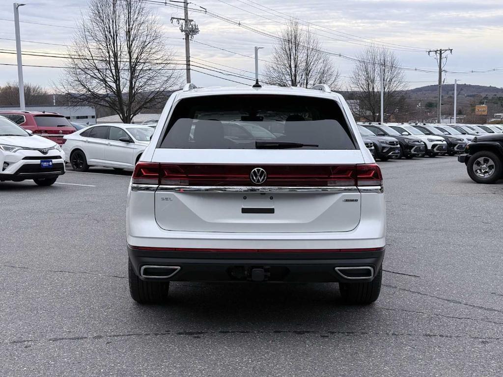 new 2026 Volkswagen Atlas car, priced at $49,662