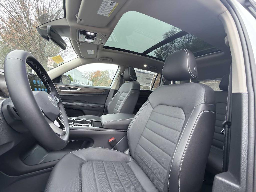 new 2026 Volkswagen Atlas car, priced at $49,662