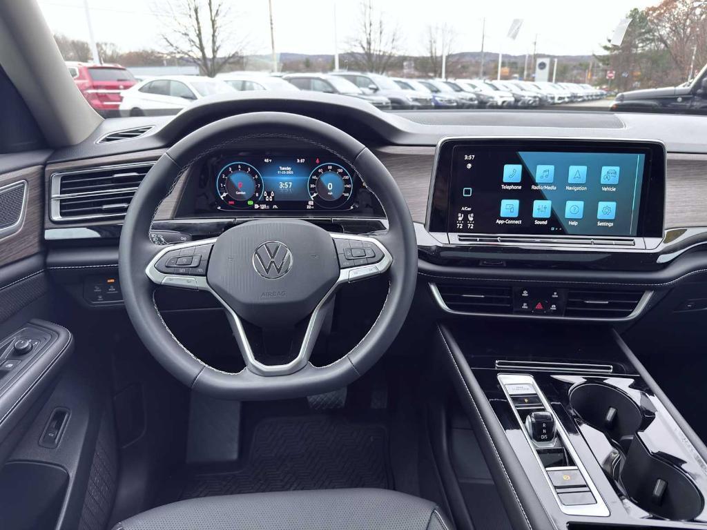 new 2026 Volkswagen Atlas car, priced at $49,662