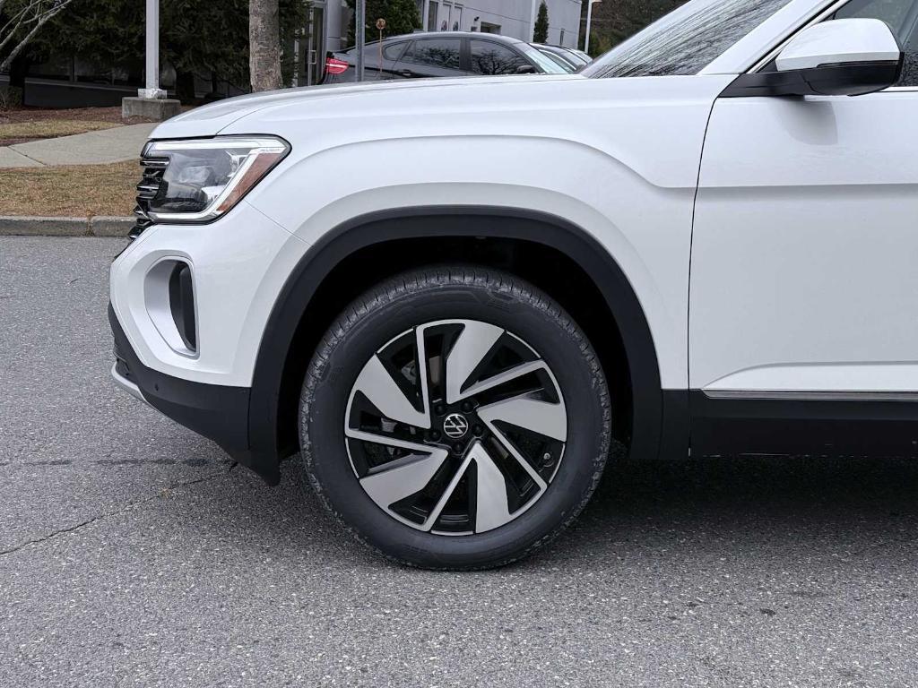 new 2026 Volkswagen Atlas car, priced at $49,662