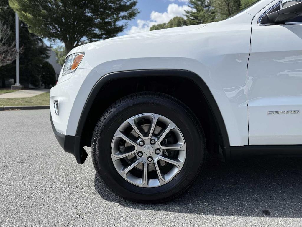 used 2015 Jeep Grand Cherokee car, priced at $13,995