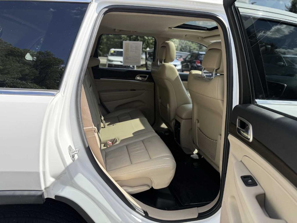 used 2015 Jeep Grand Cherokee car, priced at $13,995