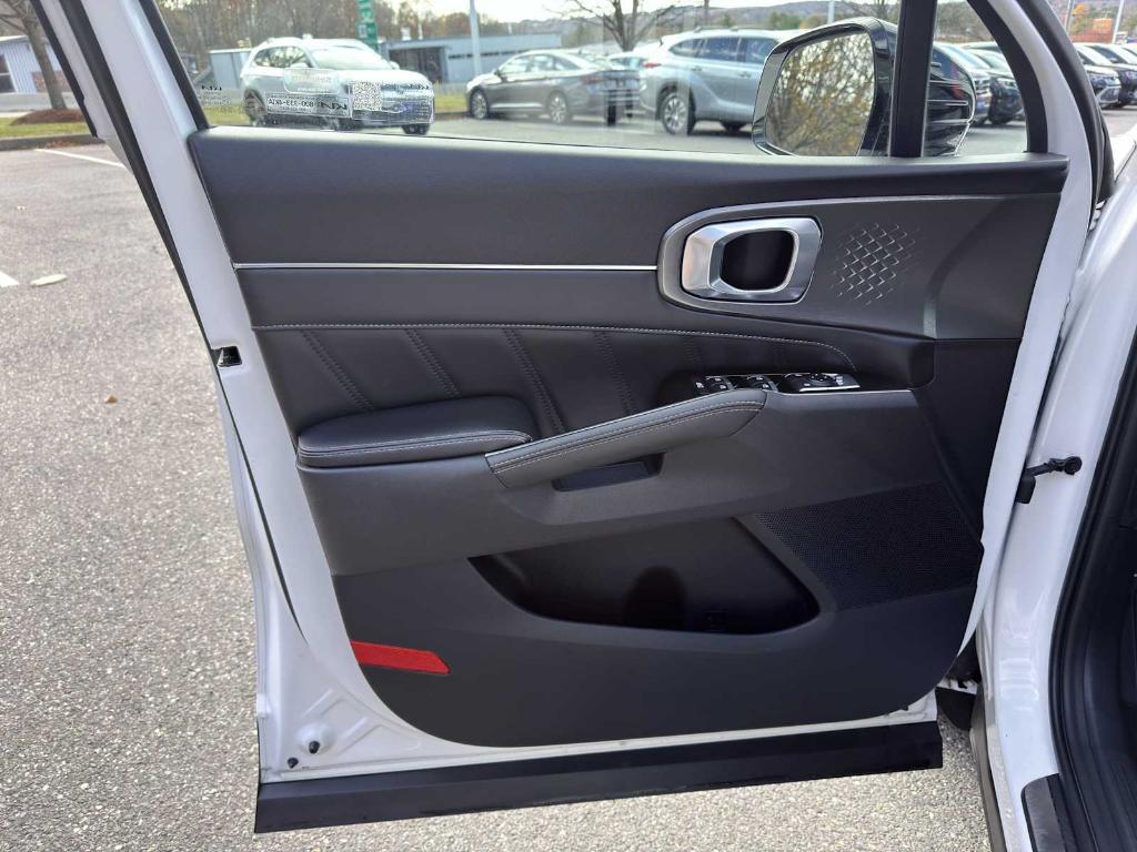used 2022 Kia Sorento car, priced at $28,269