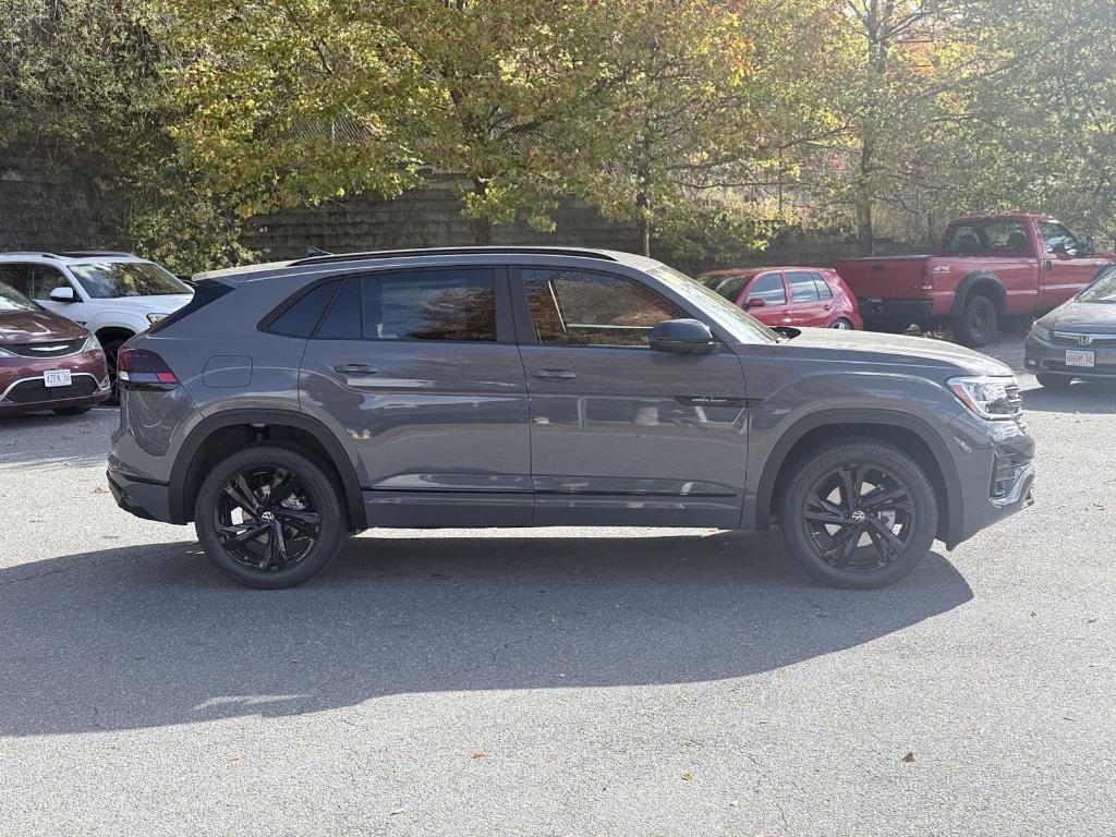 new 2026 Volkswagen Atlas Cross Sport car, priced at $50,972