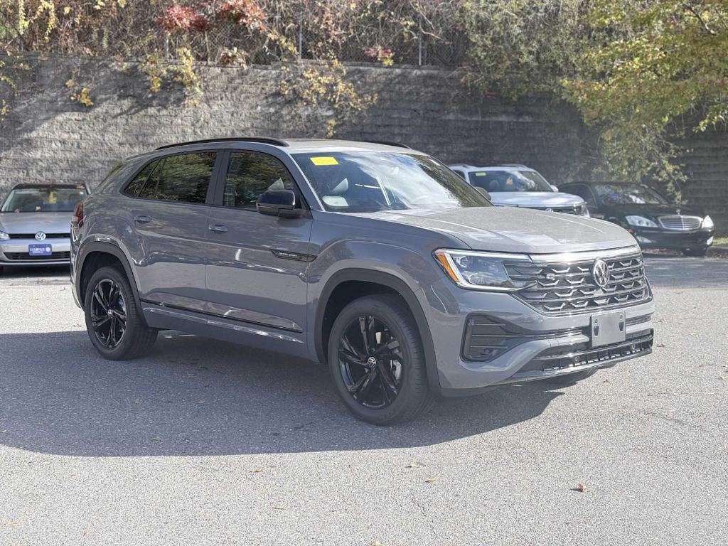 new 2026 Volkswagen Atlas Cross Sport car, priced at $50,972