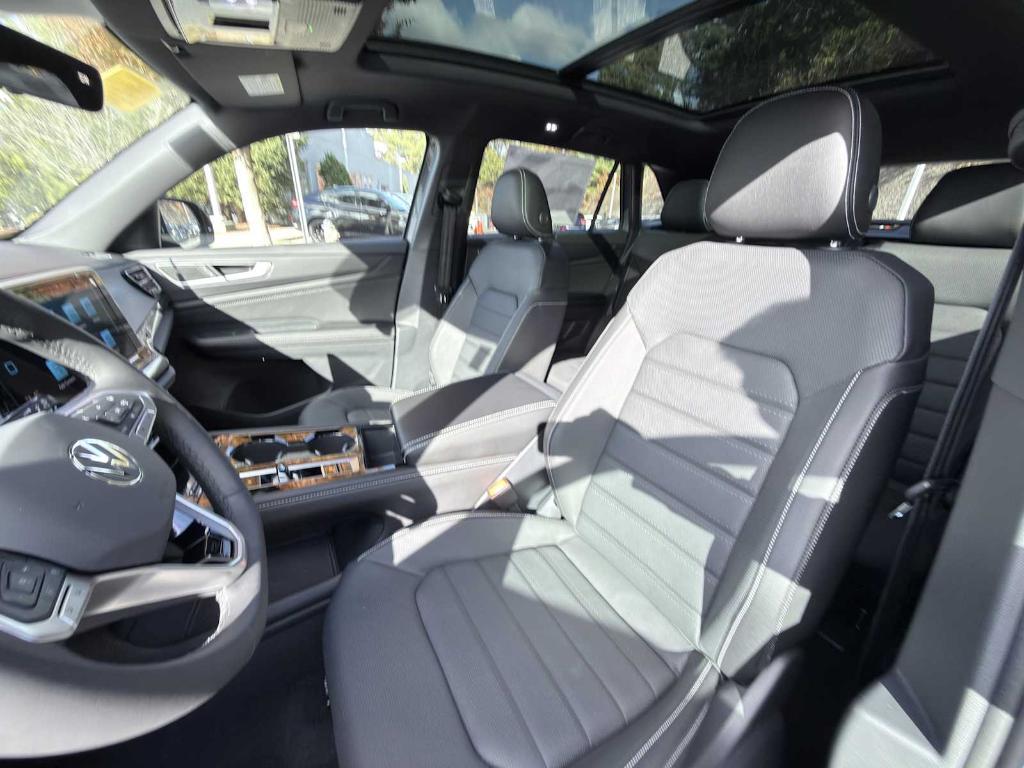 new 2026 Volkswagen Atlas Cross Sport car, priced at $50,972