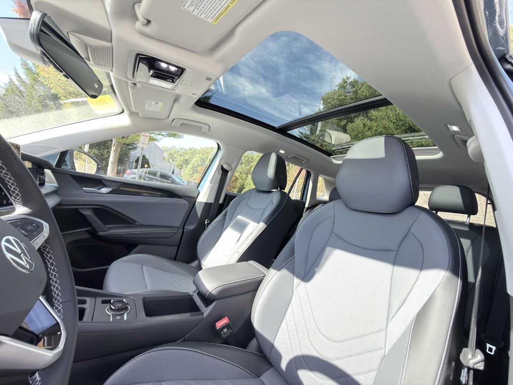 new 2026 Volkswagen Tiguan car, priced at $39,352