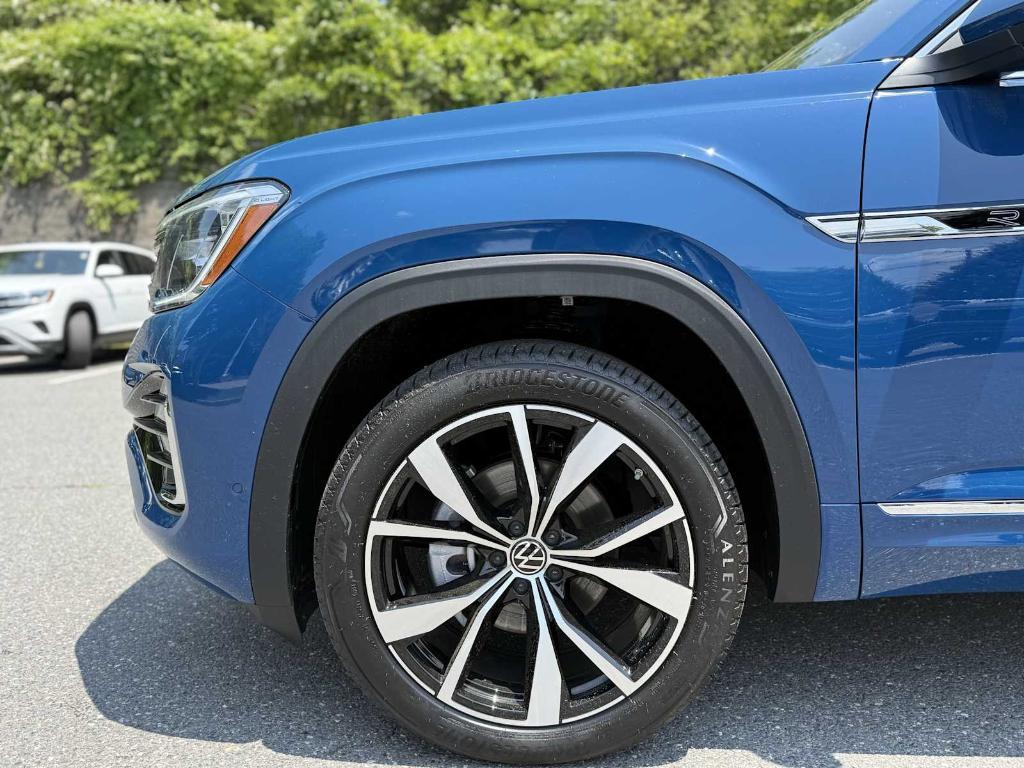 new 2025 Volkswagen Atlas car, priced at $50,770