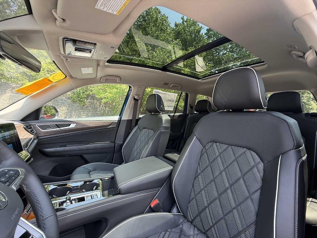 new 2025 Volkswagen Atlas car, priced at $50,770