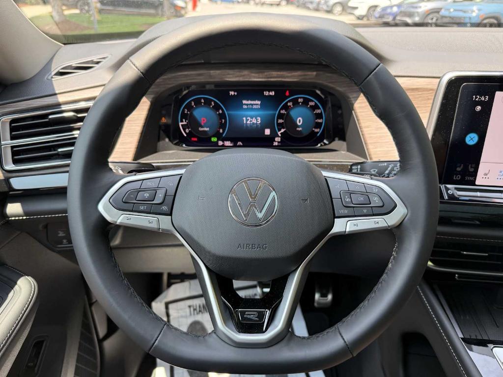 new 2025 Volkswagen Atlas car, priced at $50,770