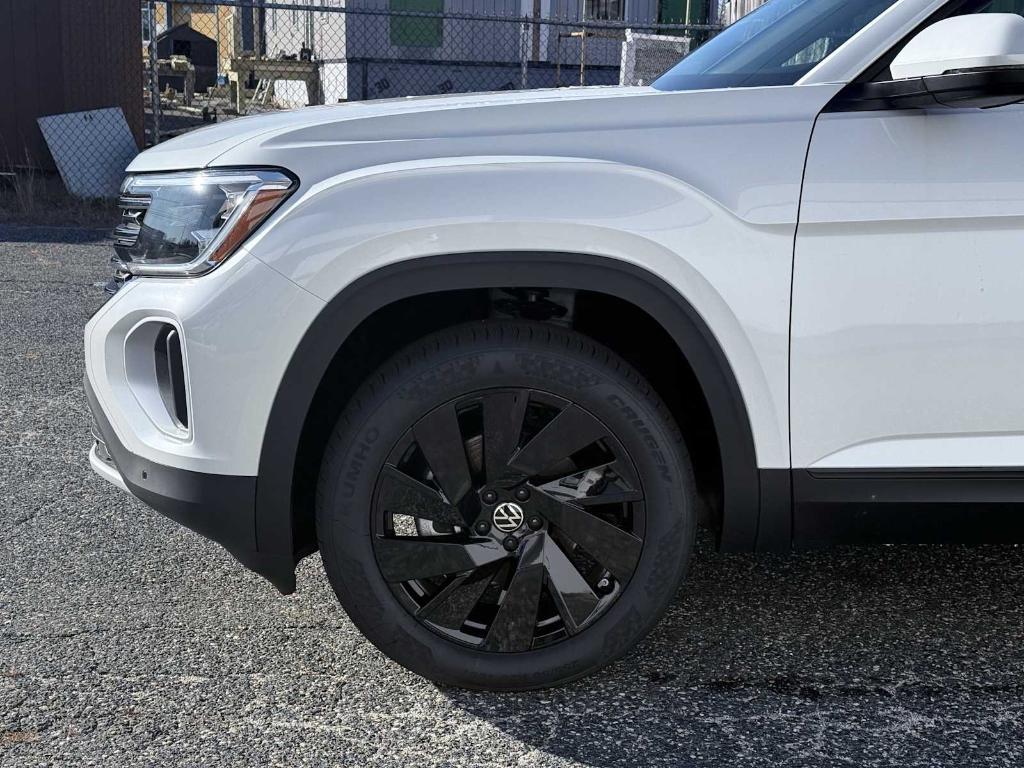 new 2026 Volkswagen Atlas car, priced at $45,007