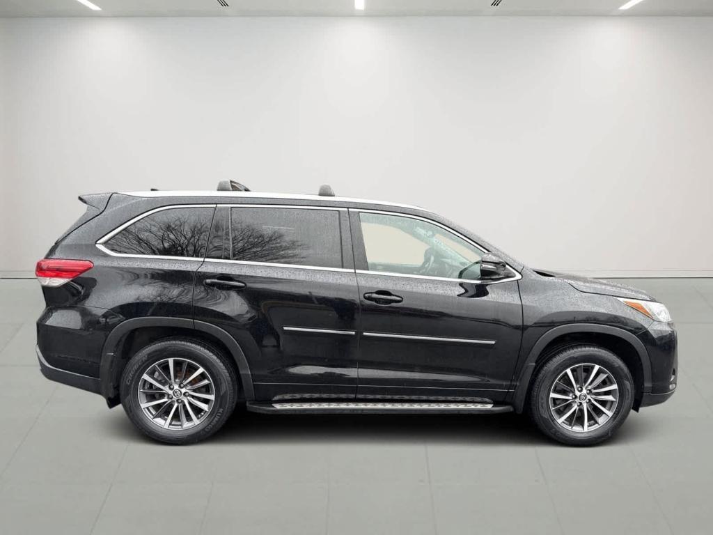 used 2017 Toyota Highlander car, priced at $23,545