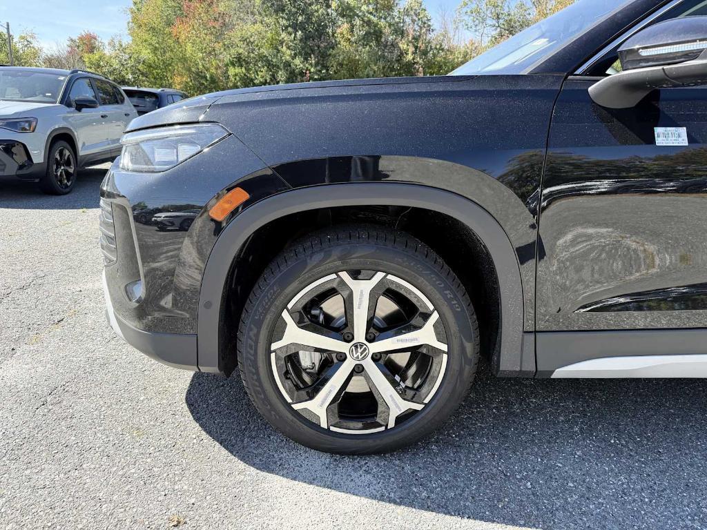 new 2025 Volkswagen Tiguan car, priced at $34,018