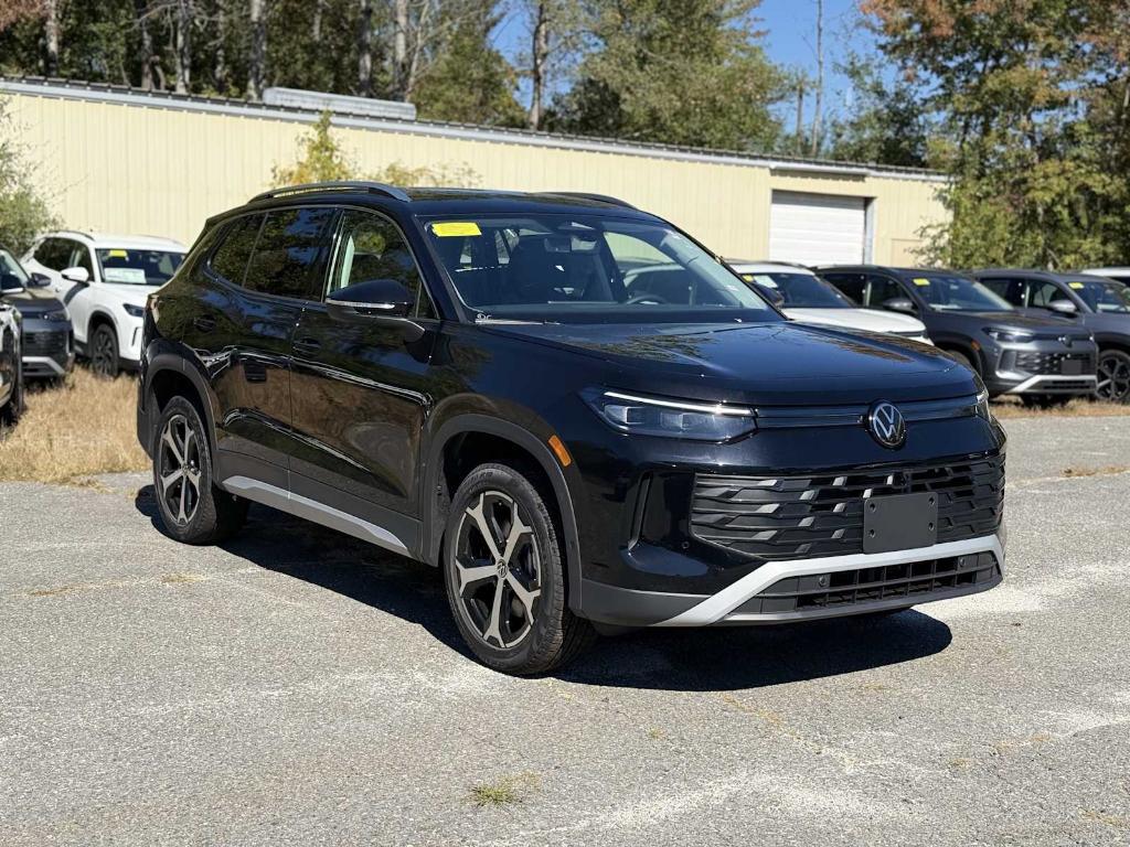 new 2025 Volkswagen Tiguan car, priced at $34,018
