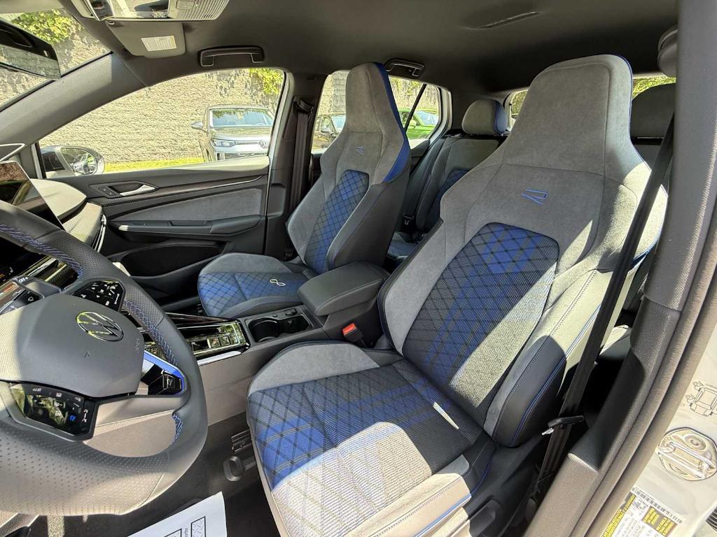 new 2025 Volkswagen Golf R car