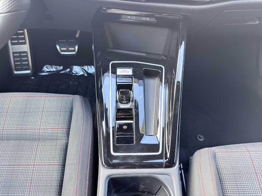 new 2025 Volkswagen Golf GTI car, priced at $33,323