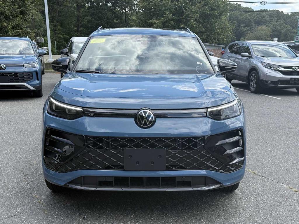 new 2025 Volkswagen Tiguan car, priced at $40,180