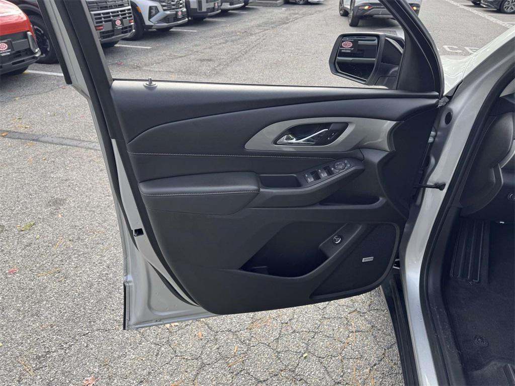 used 2021 Chevrolet Traverse car, priced at $25,741