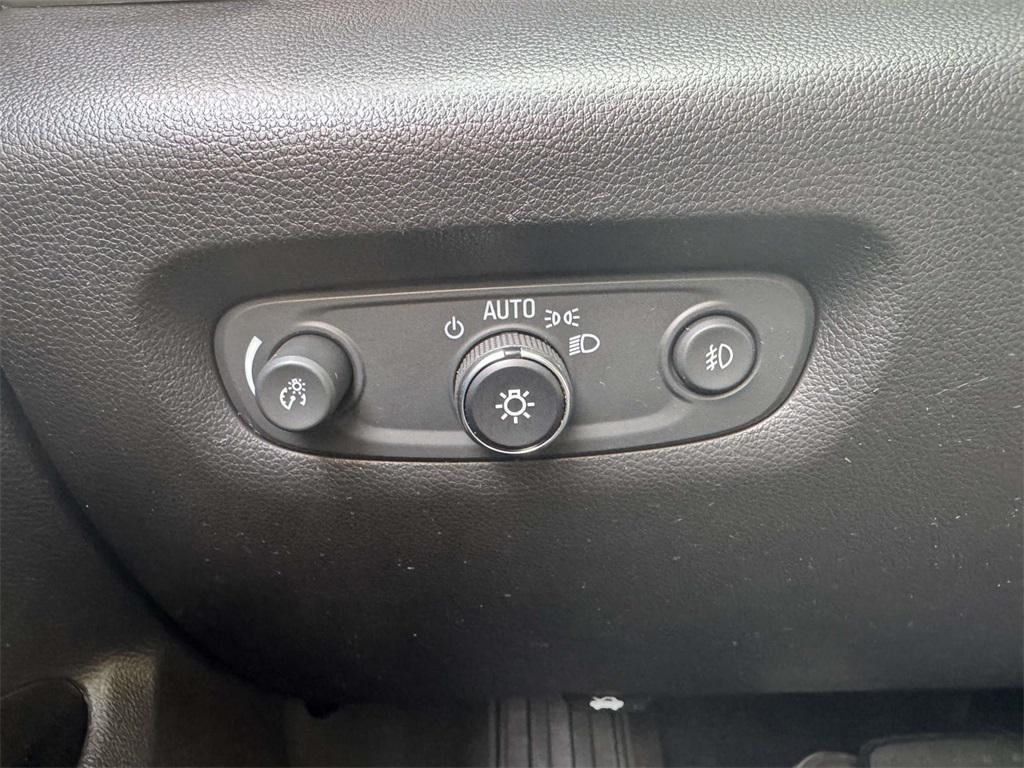 used 2021 Chevrolet Traverse car, priced at $25,741