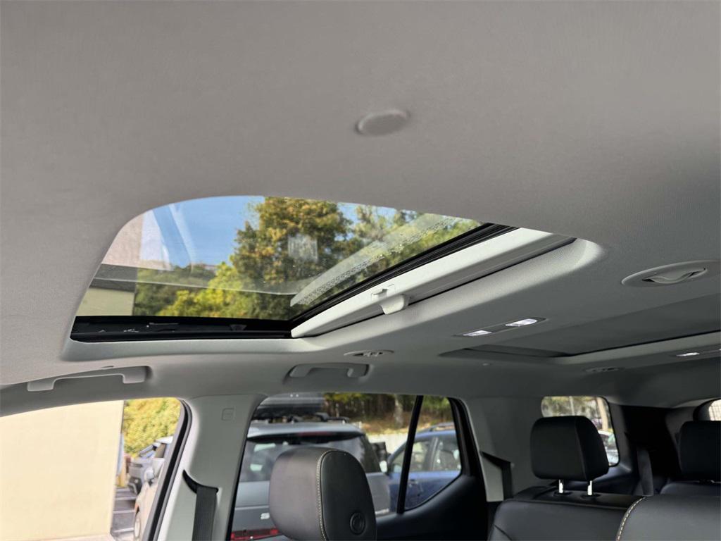 used 2021 Chevrolet Traverse car, priced at $25,741