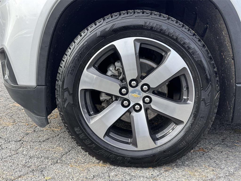 used 2021 Chevrolet Traverse car, priced at $25,741