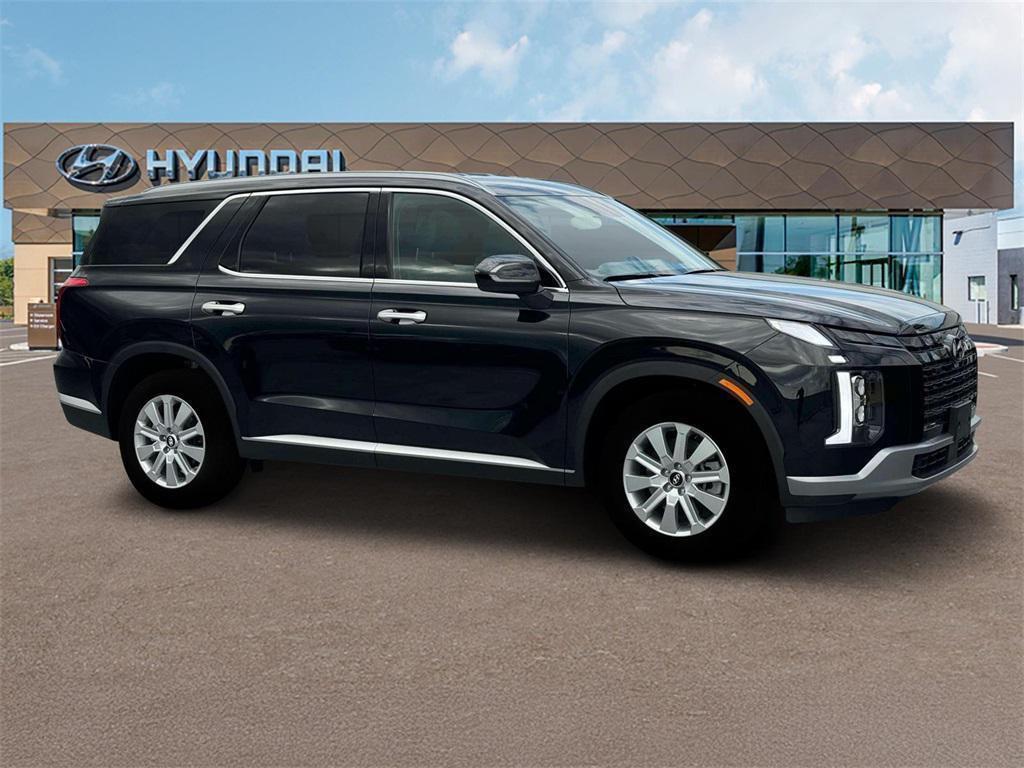 used 2025 Hyundai Palisade car, priced at $43,905