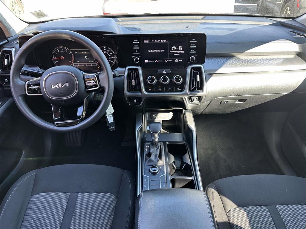 used 2023 Kia Sorento car, priced at $21,356