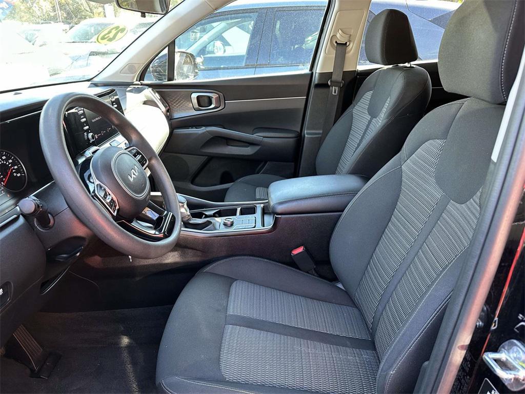 used 2023 Kia Sorento car, priced at $21,356