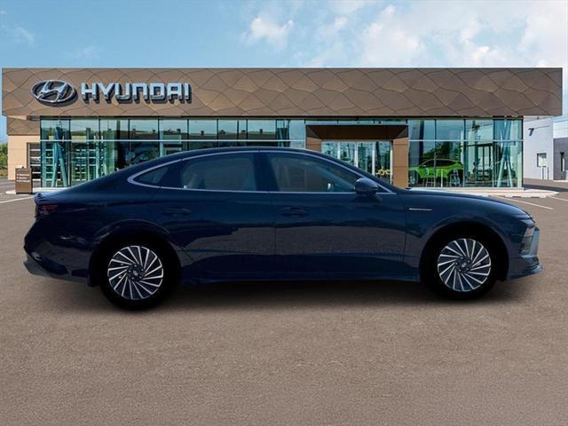 new 2025 Hyundai Sonata Hybrid car, priced at $31,998
