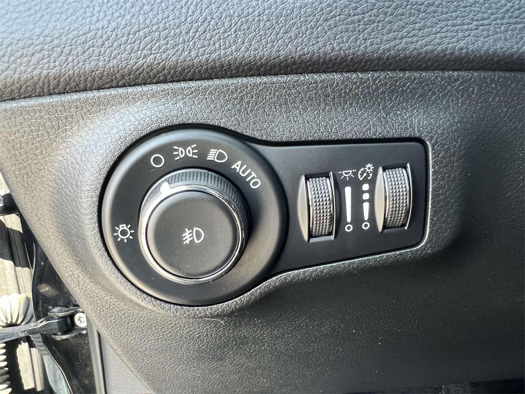 used 2018 Jeep Compass car, priced at $12,999