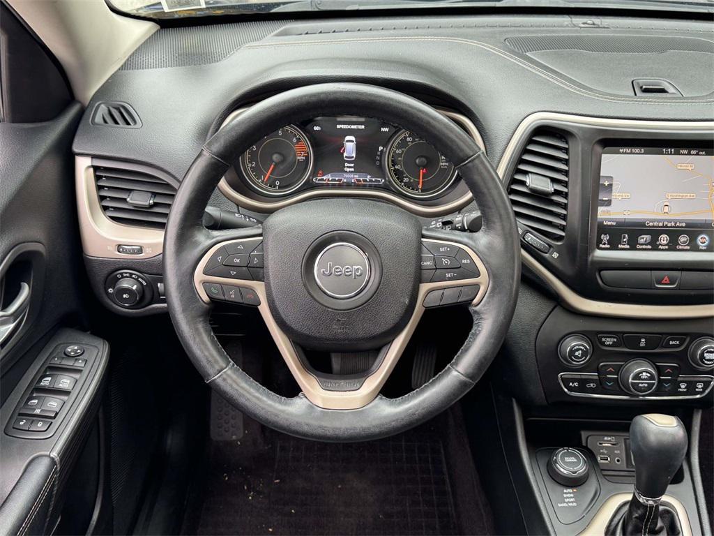 used 2016 Jeep Cherokee car, priced at $12,999