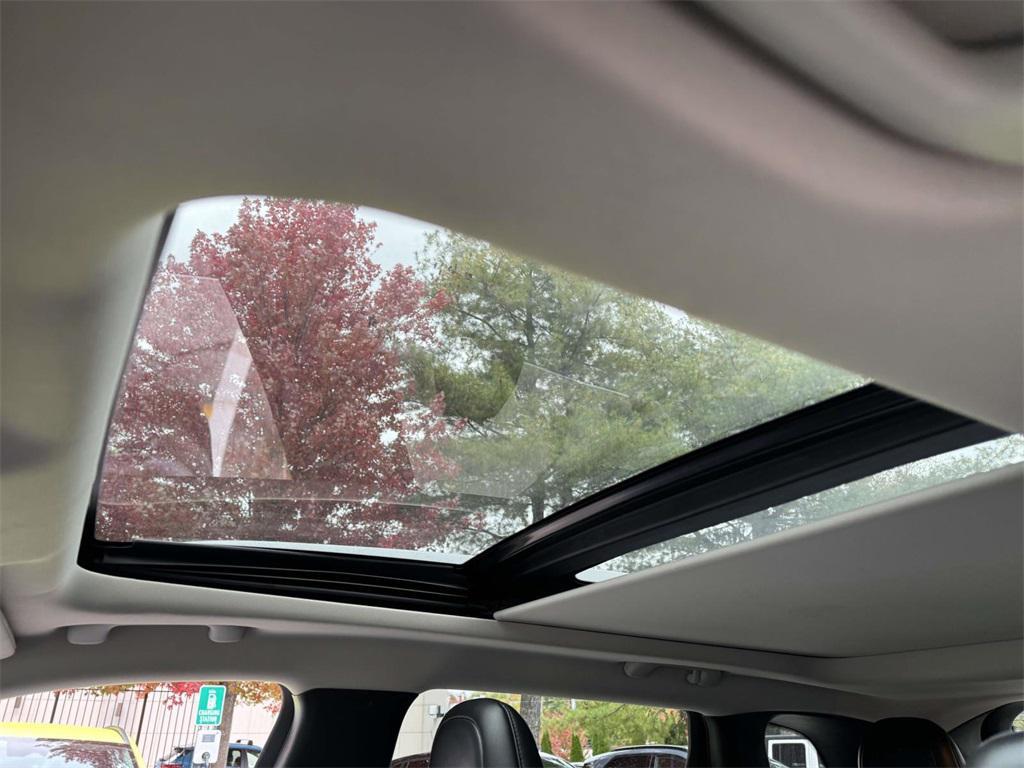 used 2016 Jeep Cherokee car, priced at $12,999