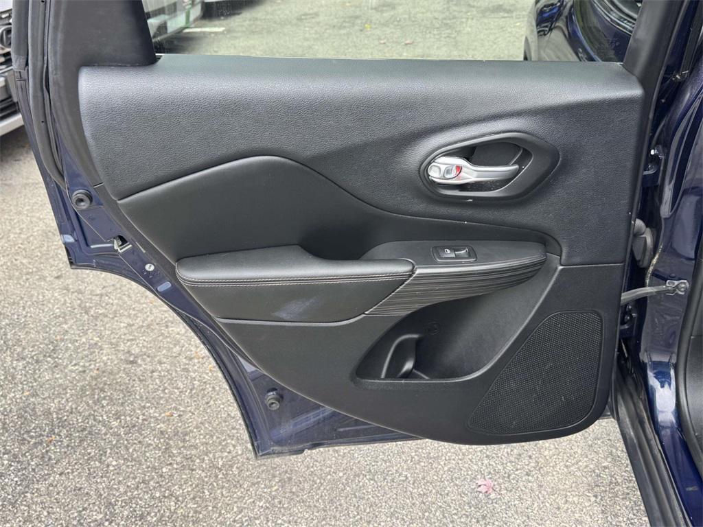 used 2016 Jeep Cherokee car, priced at $12,999